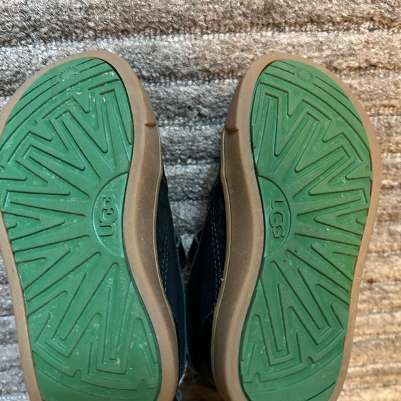 Ugg High top sneakers Toddler /Little Boy size 8 - Picture 4 of 4